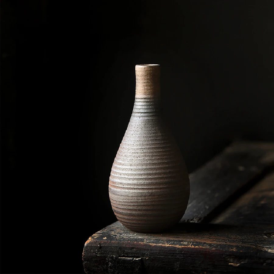 Ruvia Vase