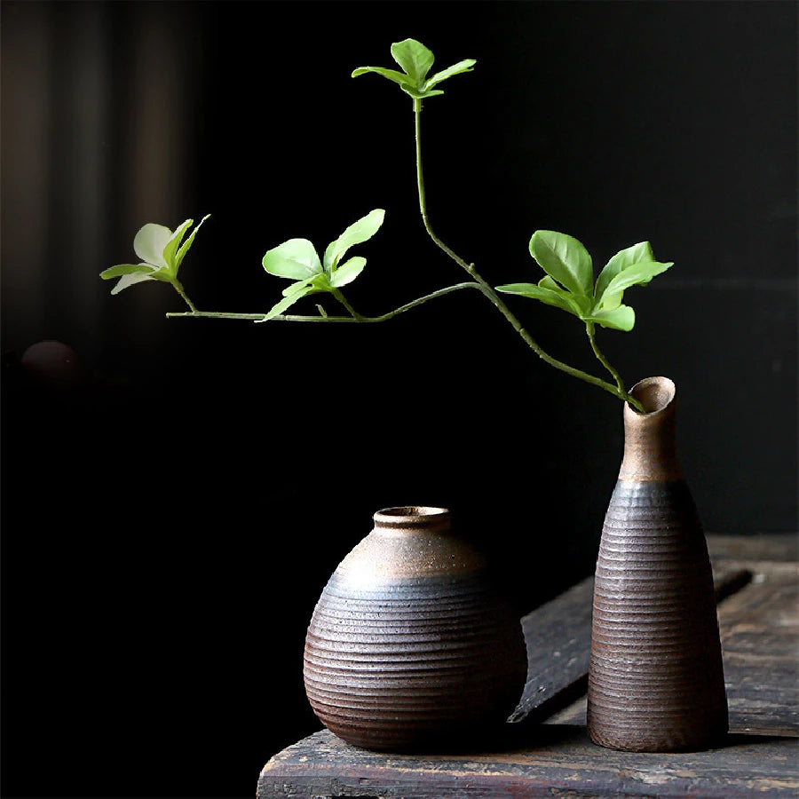 Ruvia Vase