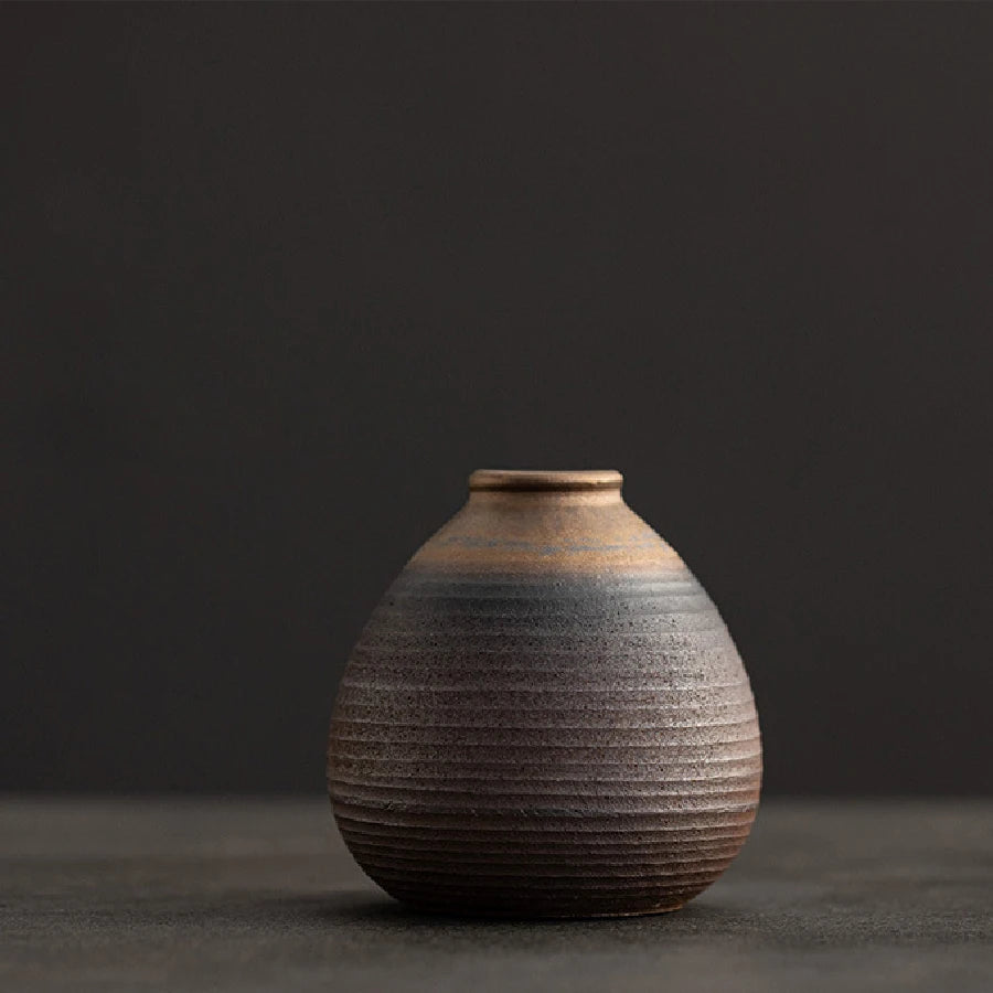 Ruvia Vase