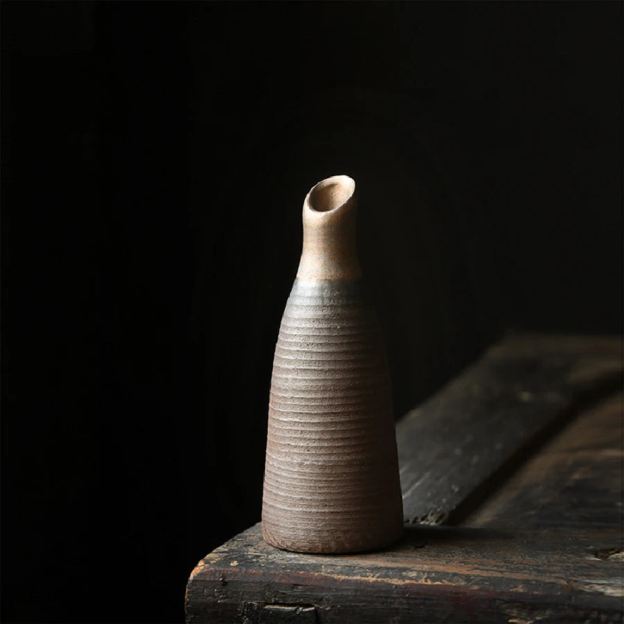Ruvia Vase