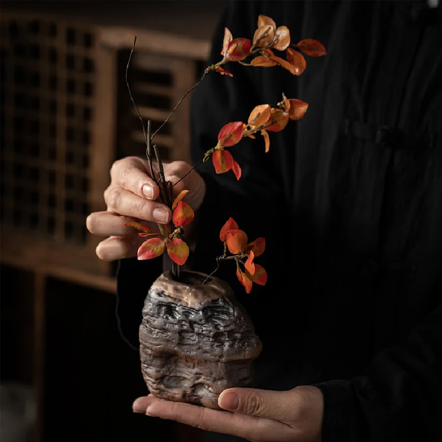 Ruvia Vase