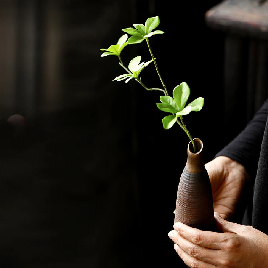 Ruvia Vase